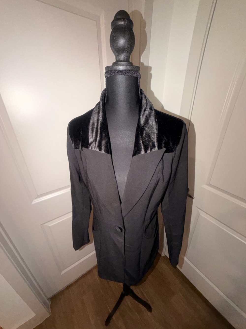 Fashion Nova Black Velvet-Trim Blazer